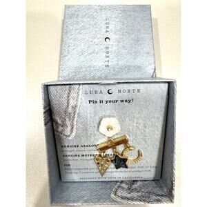 Luna North Pin